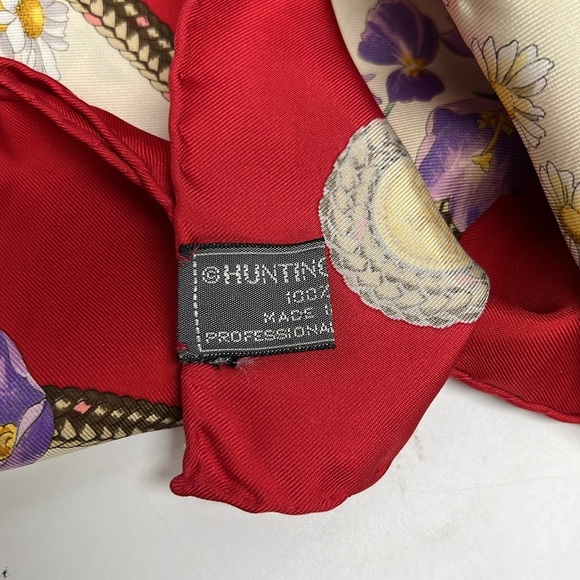 Vintage hunting world silk scarf - Picture 9 of 10